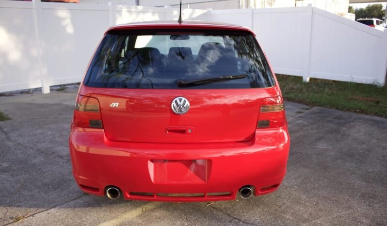 
								2004 Volkswagen Golf R32 4MOTION full									