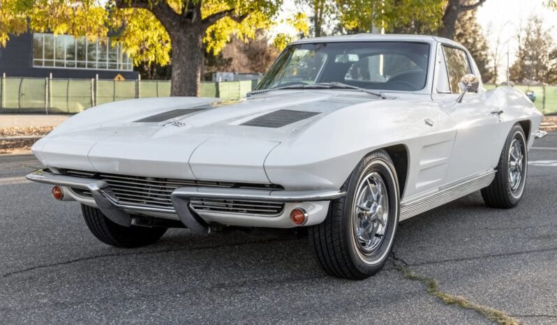 
								1963 Chevrolet Corvette Split-Window White full									