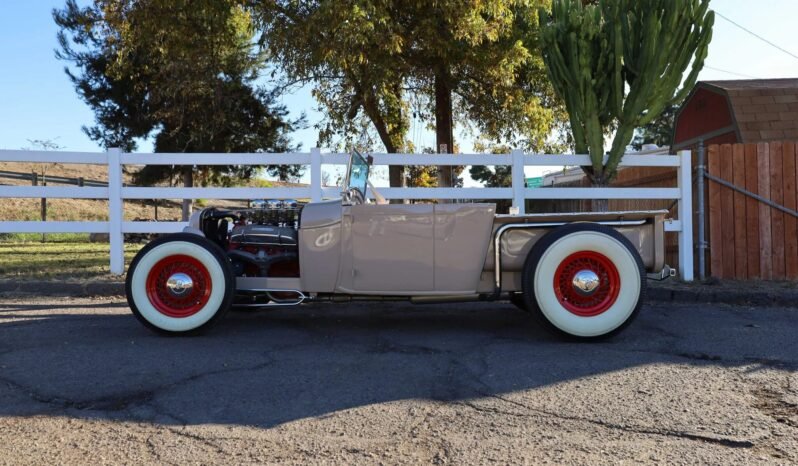 
								1929 Ford Hot Rod Roadster full									