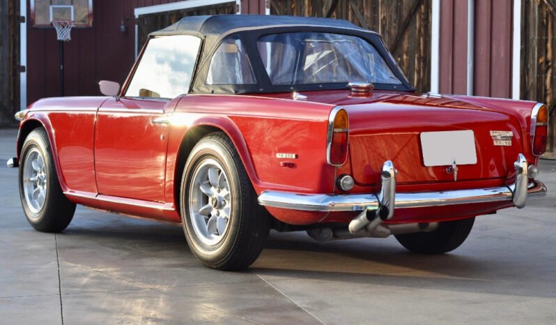 
								1968 Triumph TR250 2.5L Red full									