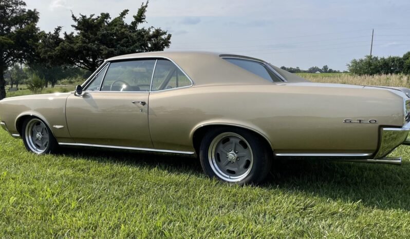
								1966 Pontiac GTO V8 Hartop Coupe full									