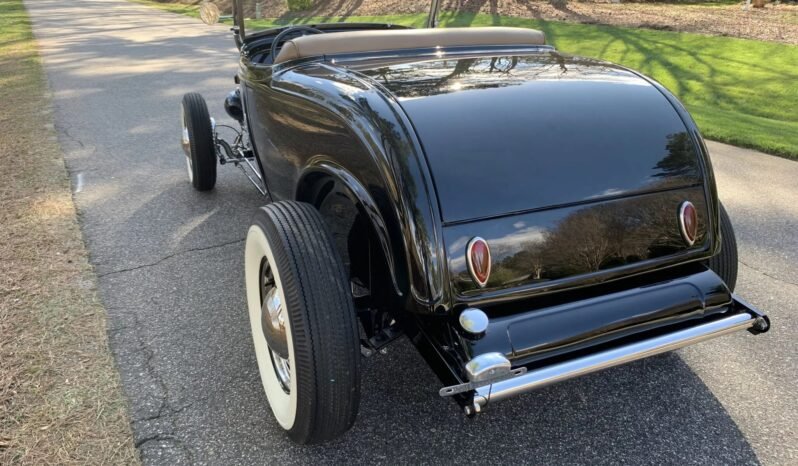 
								1932 Ford Highboy 239 V8 full									