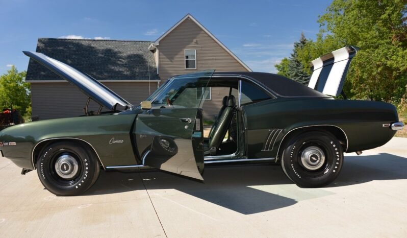 
								1969 Chevrolet Camaro Z28 Fathom Green full									