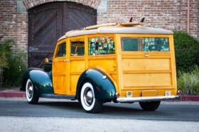 1939 Ford Deluxe Woodie Wagon
