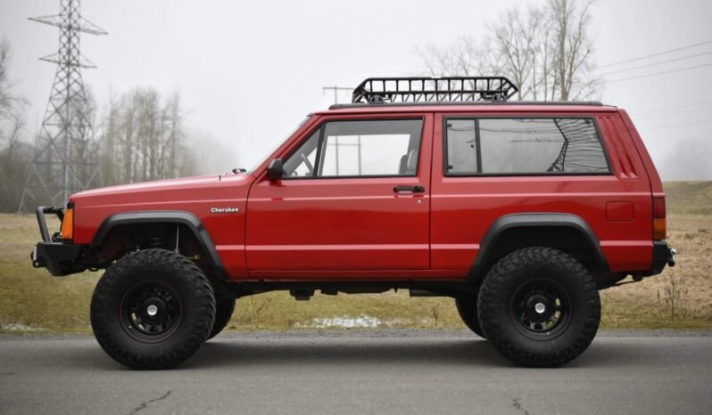
								1993 Jeep Cherokee Sport XJ full									
