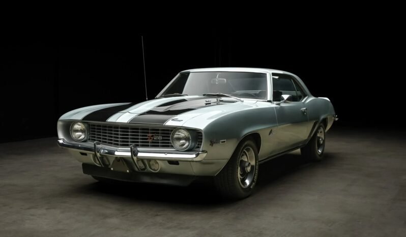 
								1969 Chevrolet Camaro Z/28 Coupe Silver full									