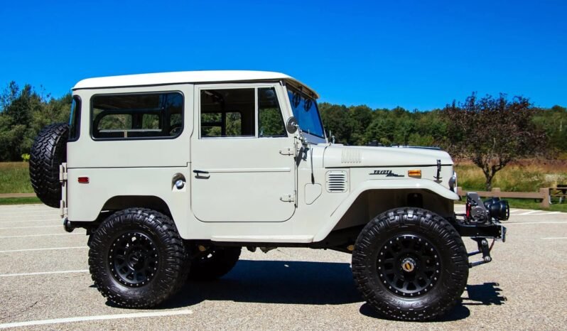 
								1970 Toyota Land Cruiser FJ40 full									