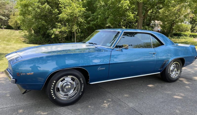 
								1969 Chevrolet Camaro Z/28 V8 LeMans Blue full									
