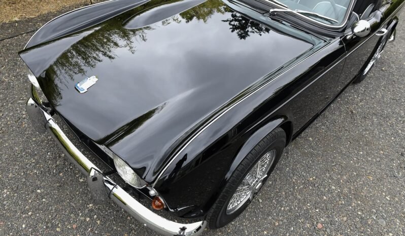 
								1964 Triumph TR4 Black full									