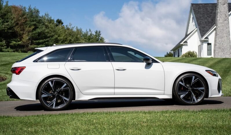 
								2022 Audi RS6 Avant full									