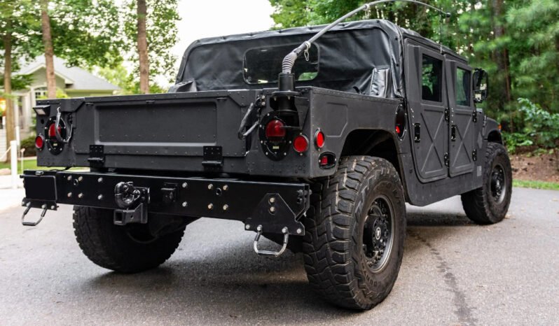 
								2002 AM General Humvee full									