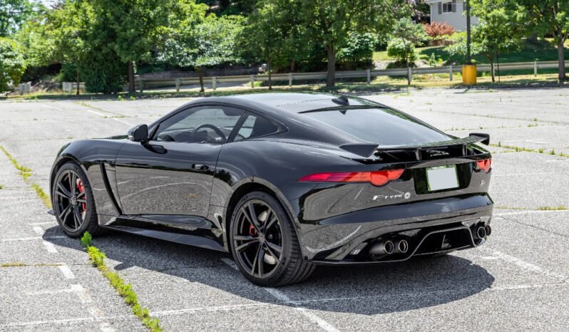 
								2017 Jaguar F-Type SVR AWD full									
