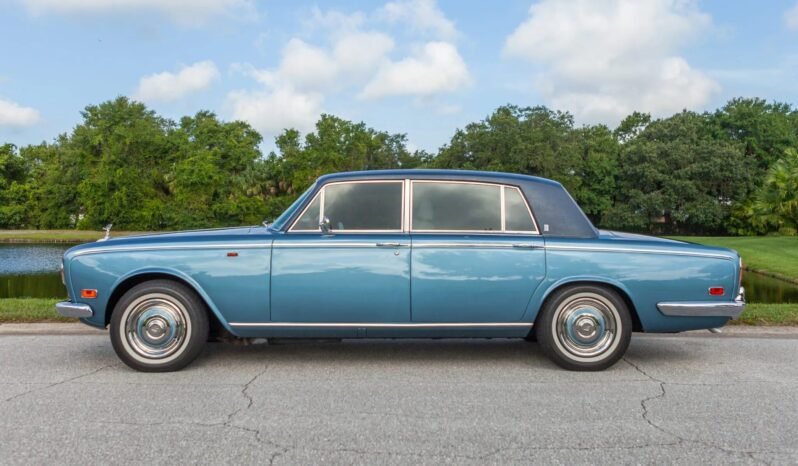 
								1972 Rolls-Royce Silver Shadow V8 full									