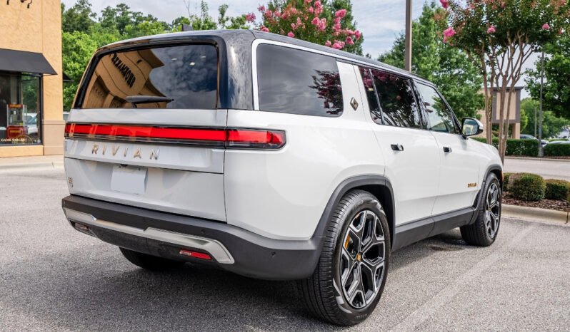 
								2023 Rivian R1S Quad-Motor full									