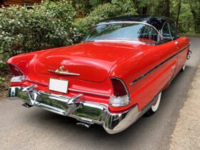 1955 Lincoln Capri V8