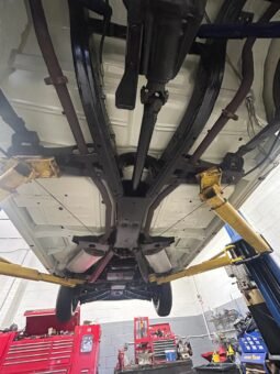 
										1957 Cadillac Eldorado Biarritz V8 White full									