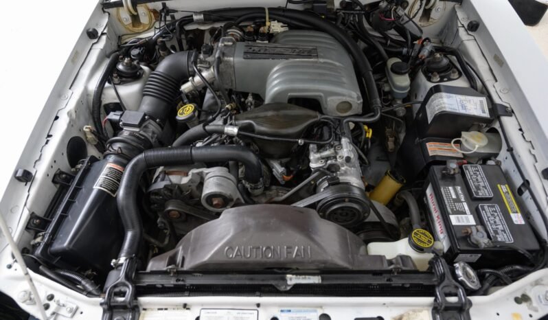 
								1990 Ford Mustang LX White full									