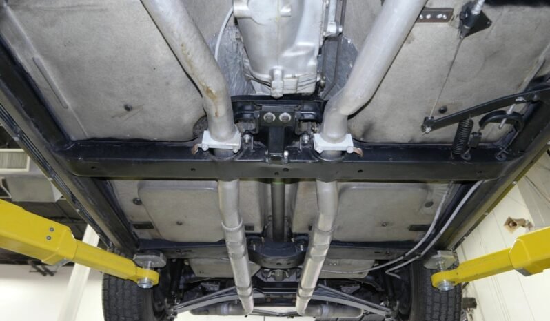 
								1963 Chevrolet Corvette V8 full									