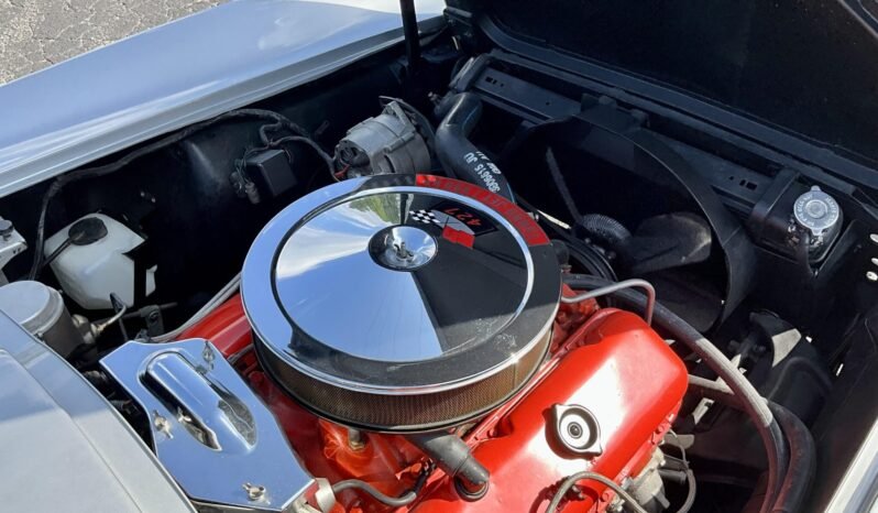 
								1966 Chevrolet C2 Corvette full									