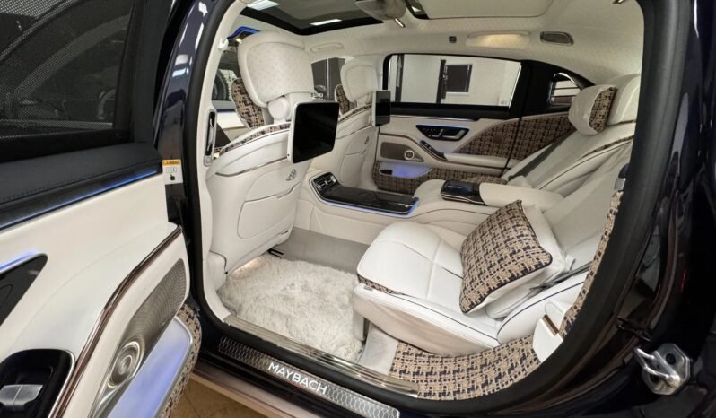 
								2023 Mercedes-Maybach S680 4MATIC full									