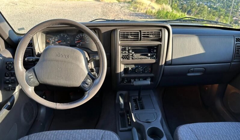 
								2001 Jeep Cherokee Sport full									