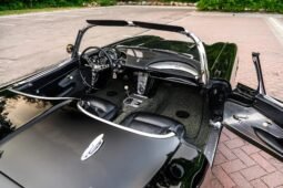 
										1961 Chevrolet C1 Corvette 4-Speed full									