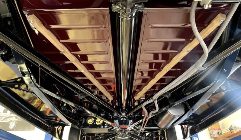 
								1936 Ford Deluxe Roadster Model 68 full									