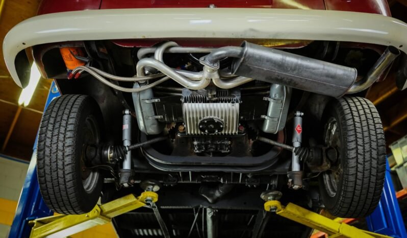 
								1966 Volkswagen Type 2 Deluxe Bus full									