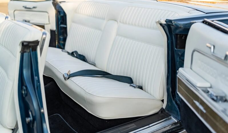 
								1966 Lincoln Continental V8 full									