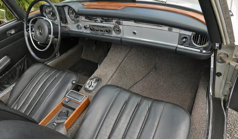
								1970 Mercedes-Benz 280SL 4-Speed full									