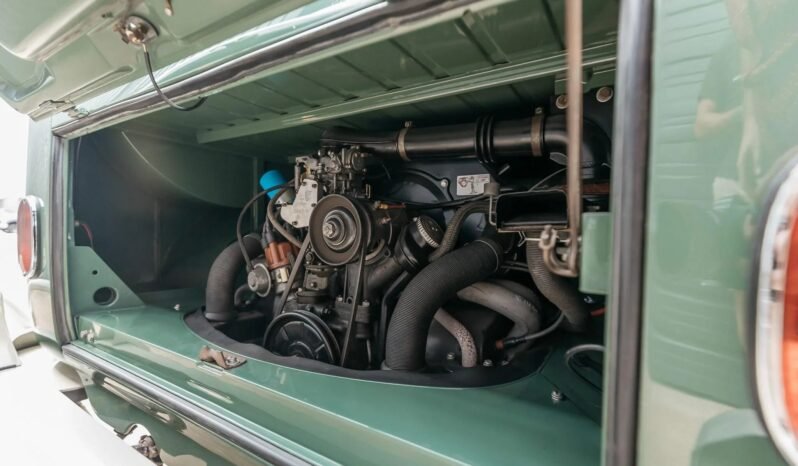 
								1967 Volkswagen Type 2 Samba Bus Deluxe full									