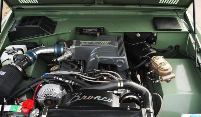
								1971 Ford Bronco Fuel-Injected V8 full									