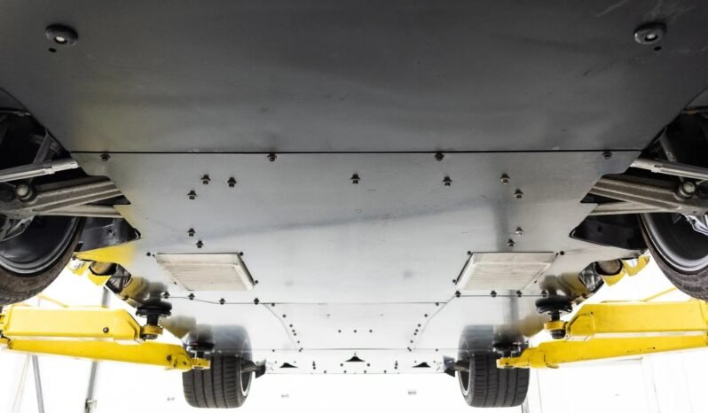 
								2006 Mercedes-Benz SLR McLaren AMG full									