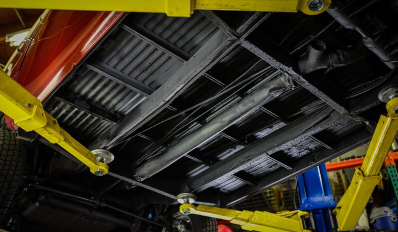 
								1966 Volkswagen Type 2 Deluxe Bus full									