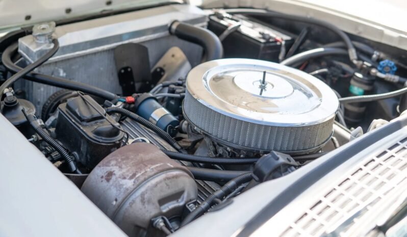 
								1957 Ford Fairlane 500 Skyliner full									