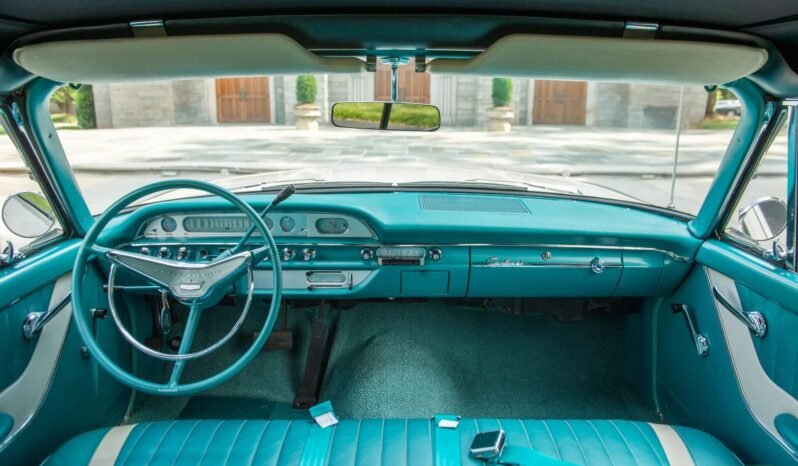 
								1960 Ford Galaxie Sunliner full									