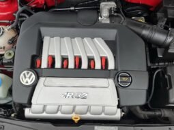 
										2004 Volkswagen Golf R32 4MOTION full									