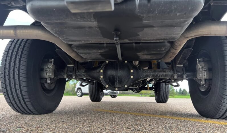 
								1972 Chevrolet Suburban V8 full									