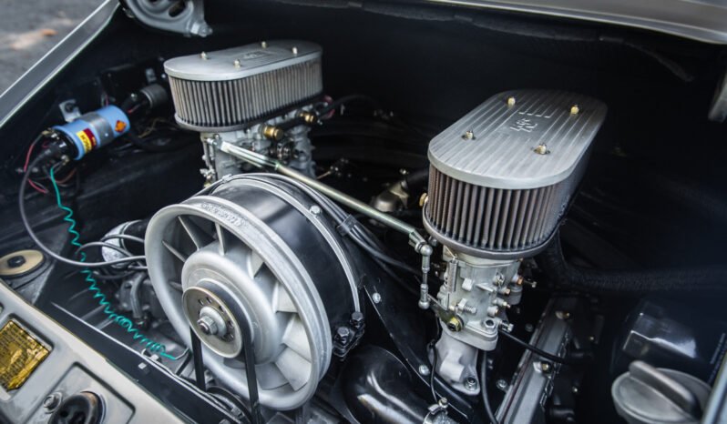 
								1966 Porsche 911 Silver full									