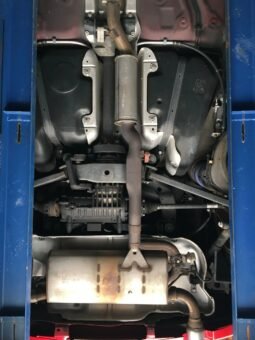 
										2004 Volkswagen Golf R32 4MOTION full									