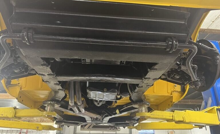 
								1972 Triumph TR6 Yellow full									