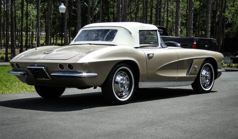 
								1962 Chevrolet Corvette Fuelie full									