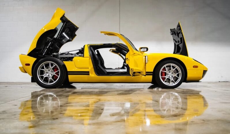 
								2006 Ford GT Yellow full									