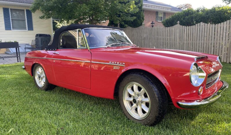 
								1967 Datsun 2000 full									