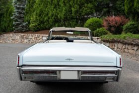 1967 Lincoln Continental V8