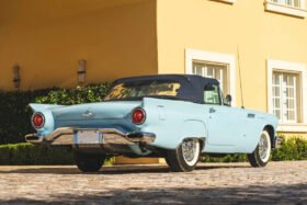 1957 Ford Thunderbird 3-Speed