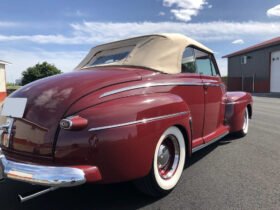 1942 Ford Super Deluxe V8