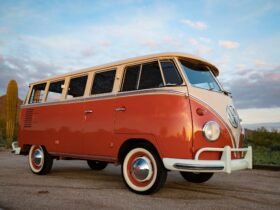 1960 Volkswagen Type 2 Deluxe Bus