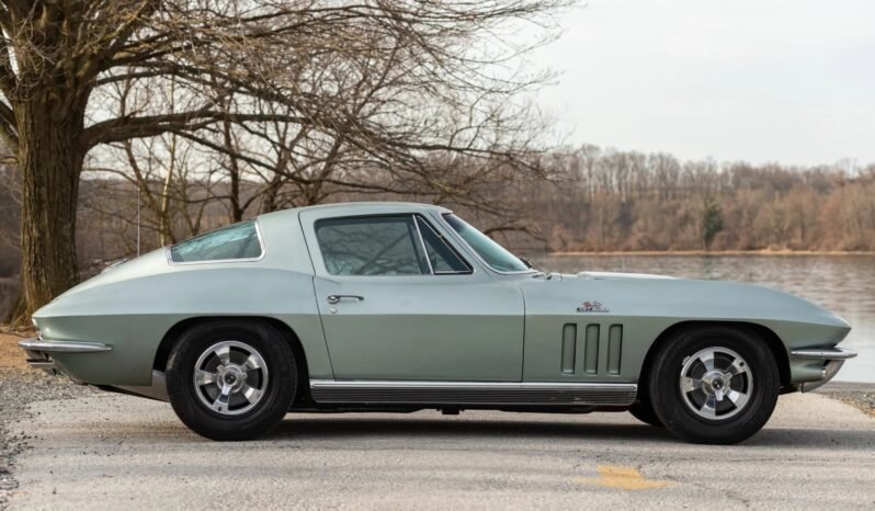 
								1966 Chevrolet Corvette Coupe V8 full									