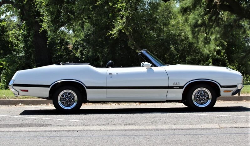
								1970 Oldsmobile 442 W30 Convertible V8 full									
